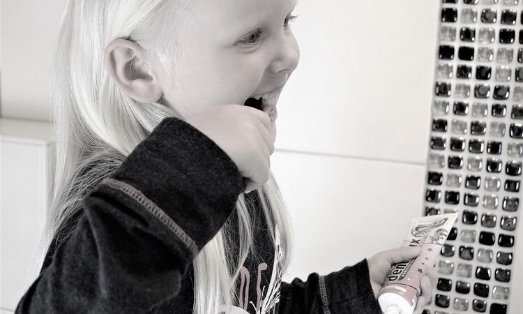 Czemu należy regularnie wykonywać przeglądy dentystyczne